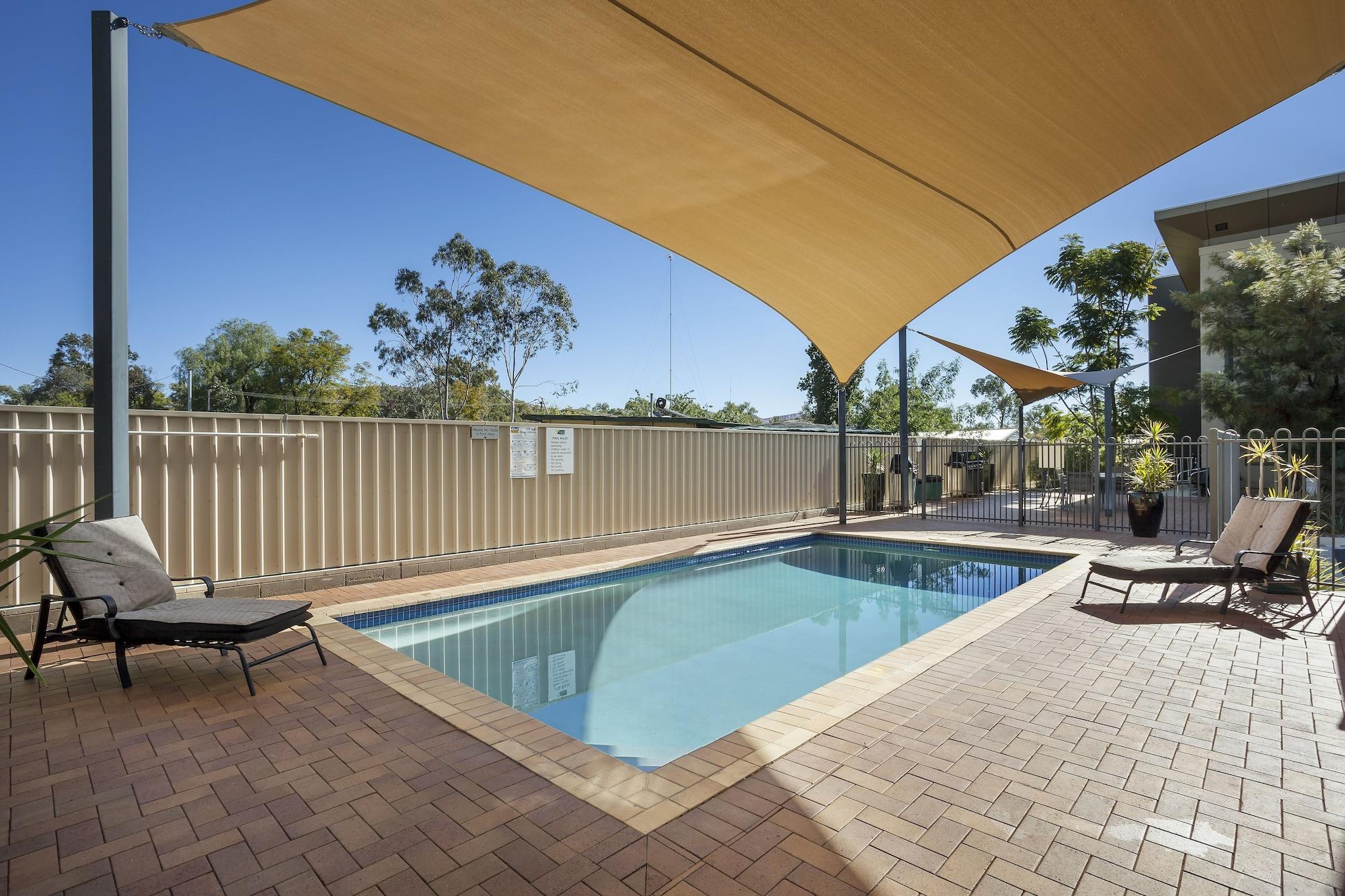 Quest Alice Springs Aparthotel Exterior photo