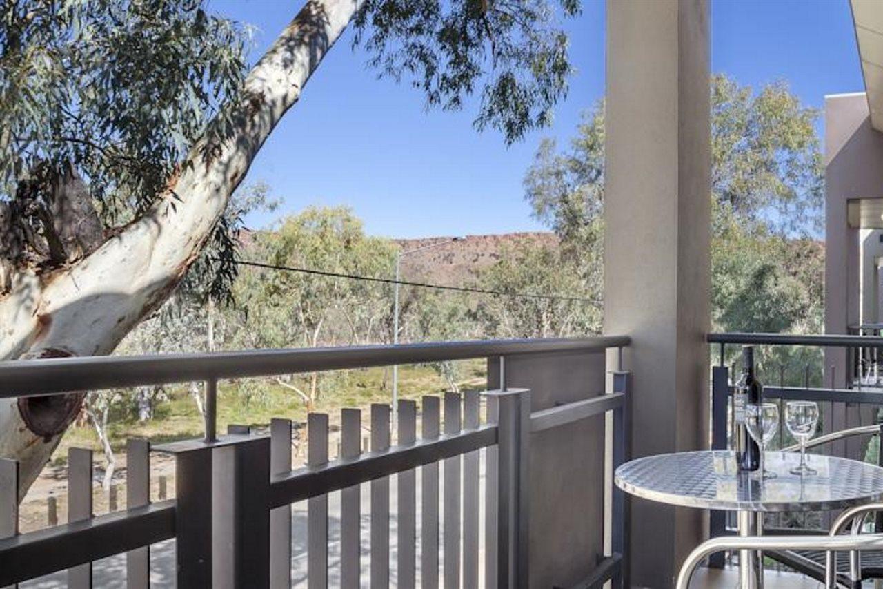 Quest Alice Springs Aparthotel Exterior photo