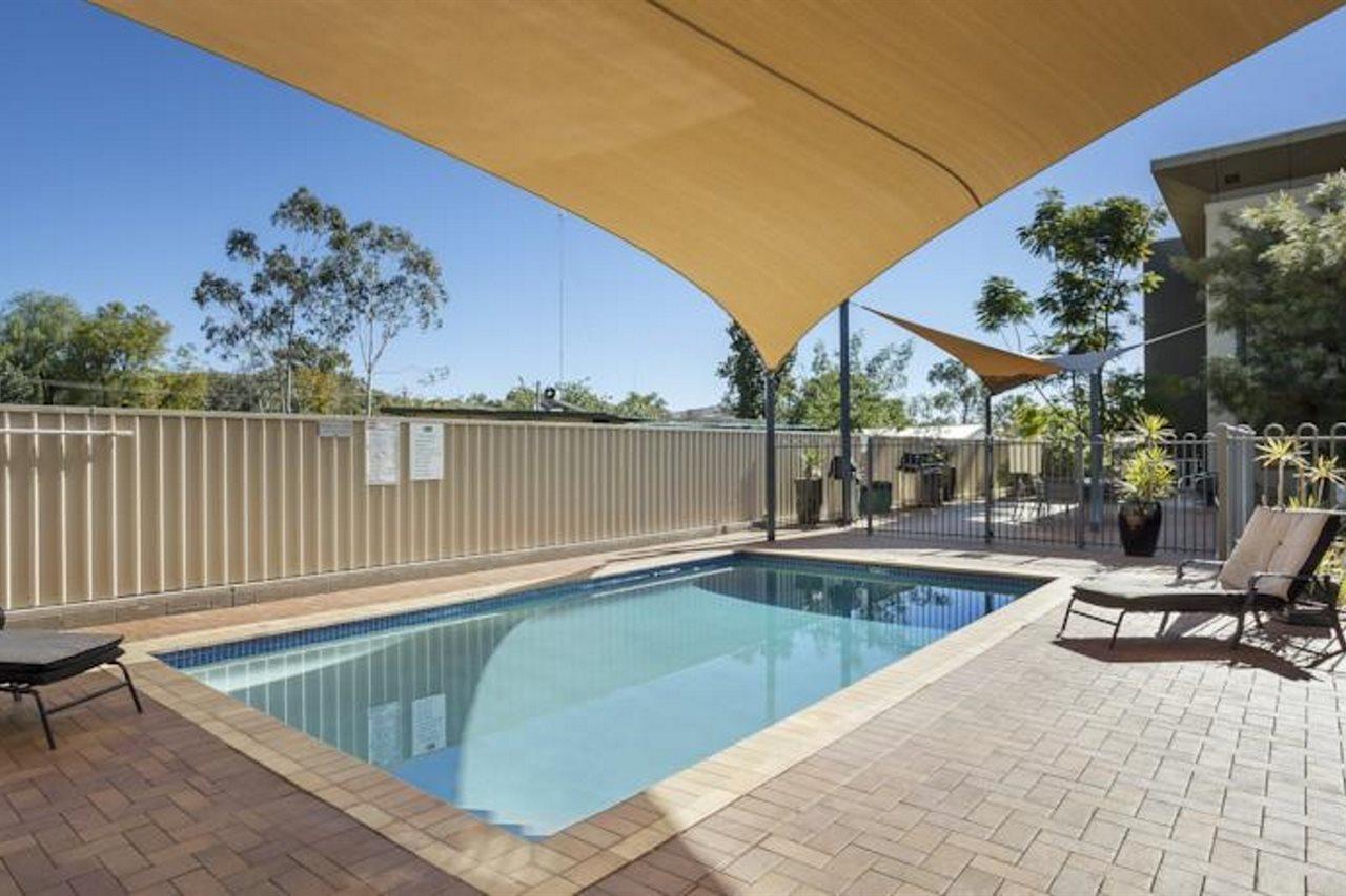 Quest Alice Springs Aparthotel Exterior photo